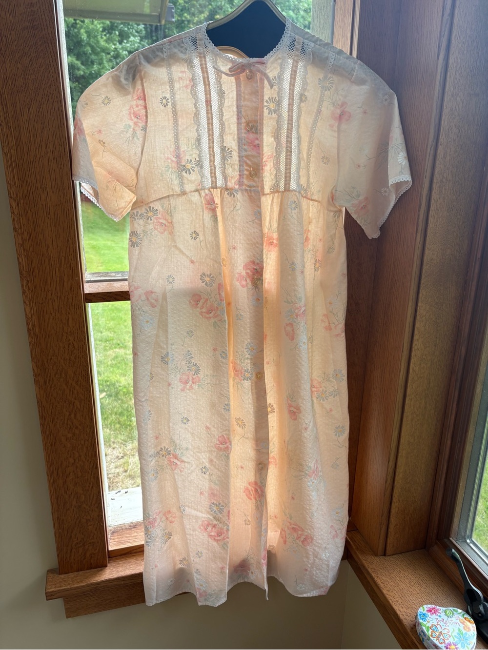 Vintage Danni New York Peach Floral Nightgown with Lace Trim Medium